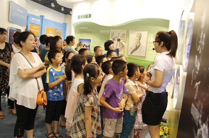 童心奶香，悅享成長(zhǎng) 君樂(lè)寶乳業(yè)以創(chuàng)新展覽服務(wù)點(diǎn)亮世界牛奶日